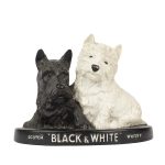 Figurka ścienna terriery - Black&White Scotch Whisky