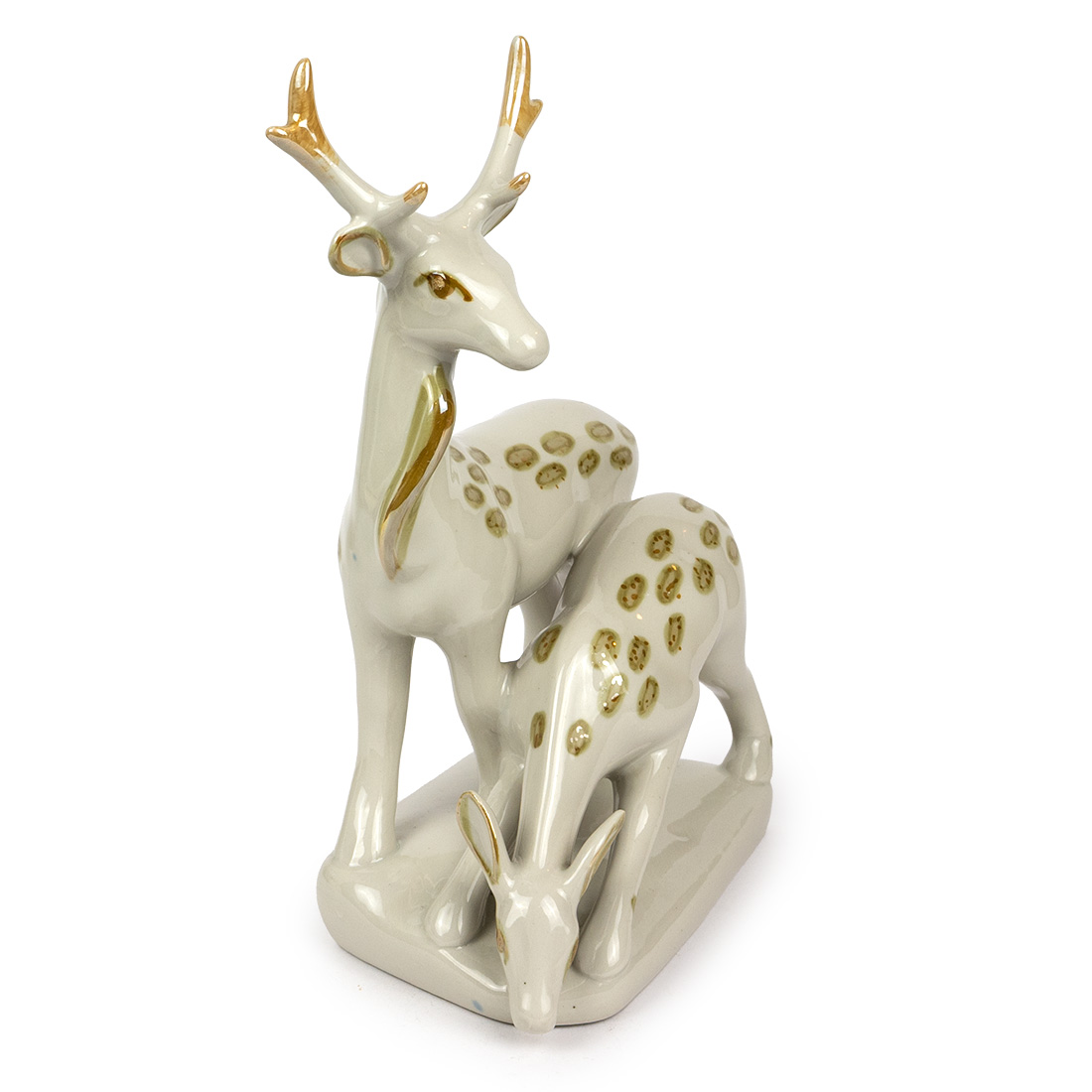 Porcelanowa figurka jeleni przy wodopoju