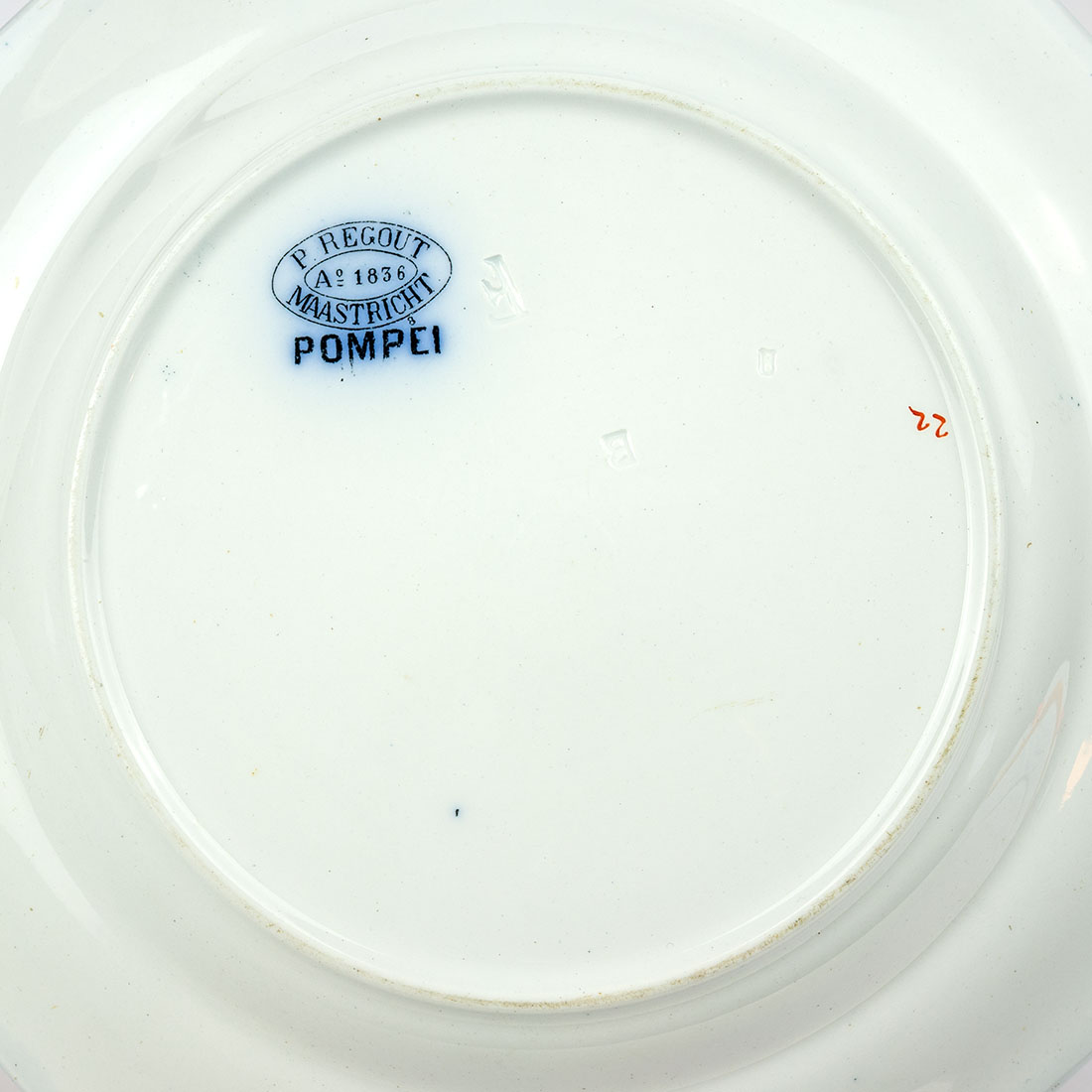 Talerz dekoracyjny Pompei Petrus Regout z XIX wieku