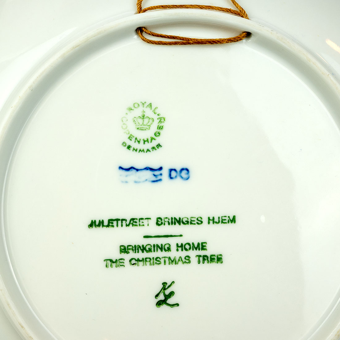 Royal Copenhagen 1980 Bringing Home the Christmas Tree