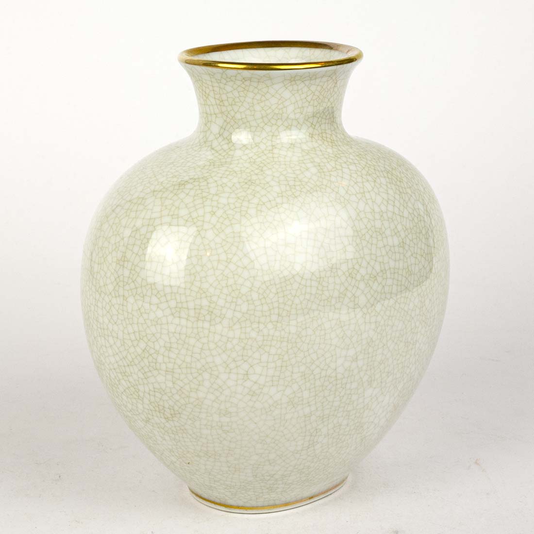 Kremowy wazonik porcelanowy Heinrich